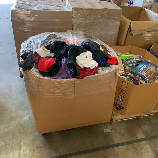clothes pallets Mixed of Mens, Womens & Kids Returns/Shelf Pulls