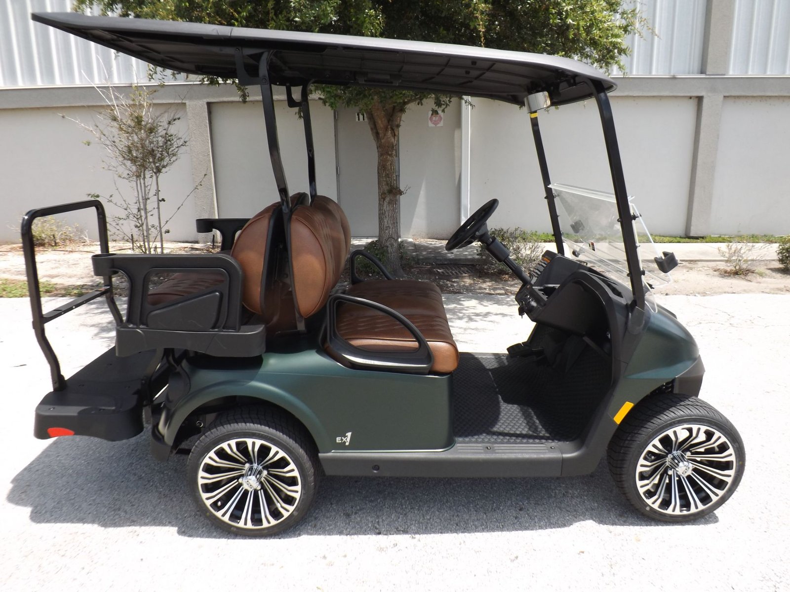2025 E-Z-GO Freedom RXV 2+2 EX1 for Sale