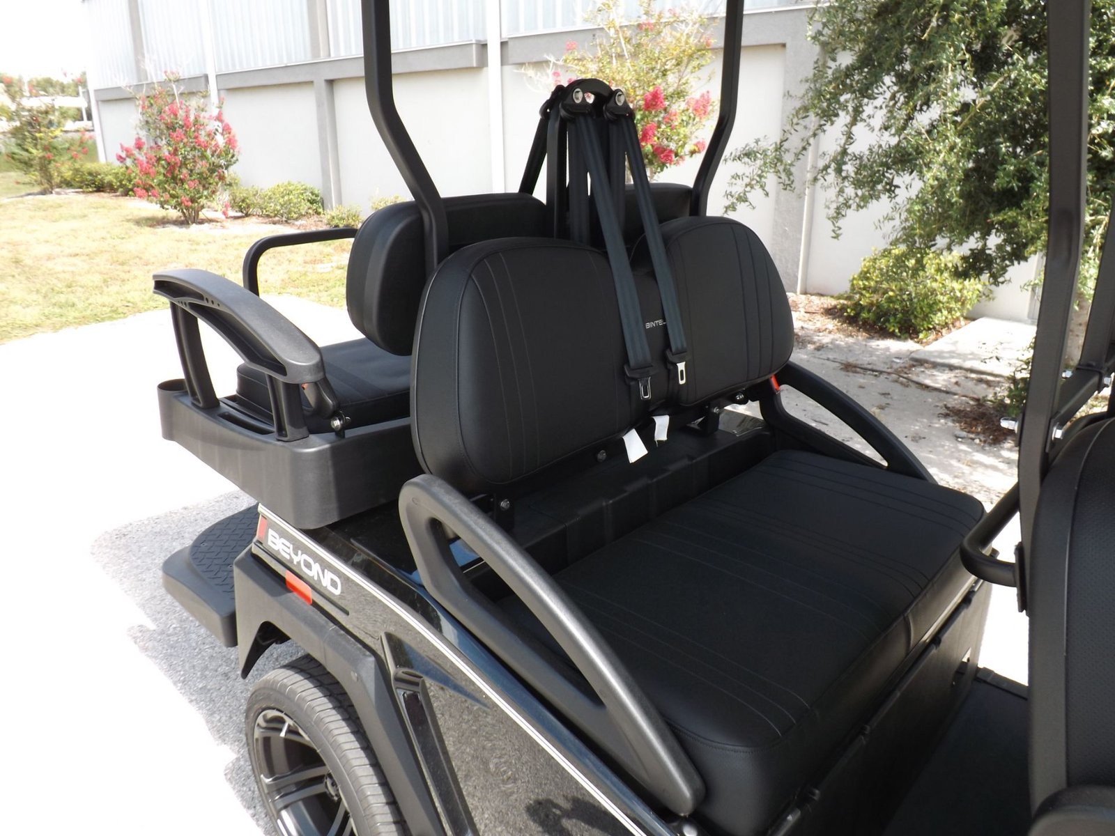 2022 Bintelli BEYOND 6P STREET LEGAL GOLF CART for Sale
