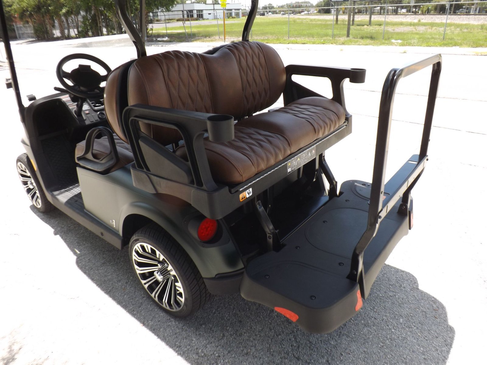 2025 E-Z-GO Freedom RXV 2+2 EX1 for Sale