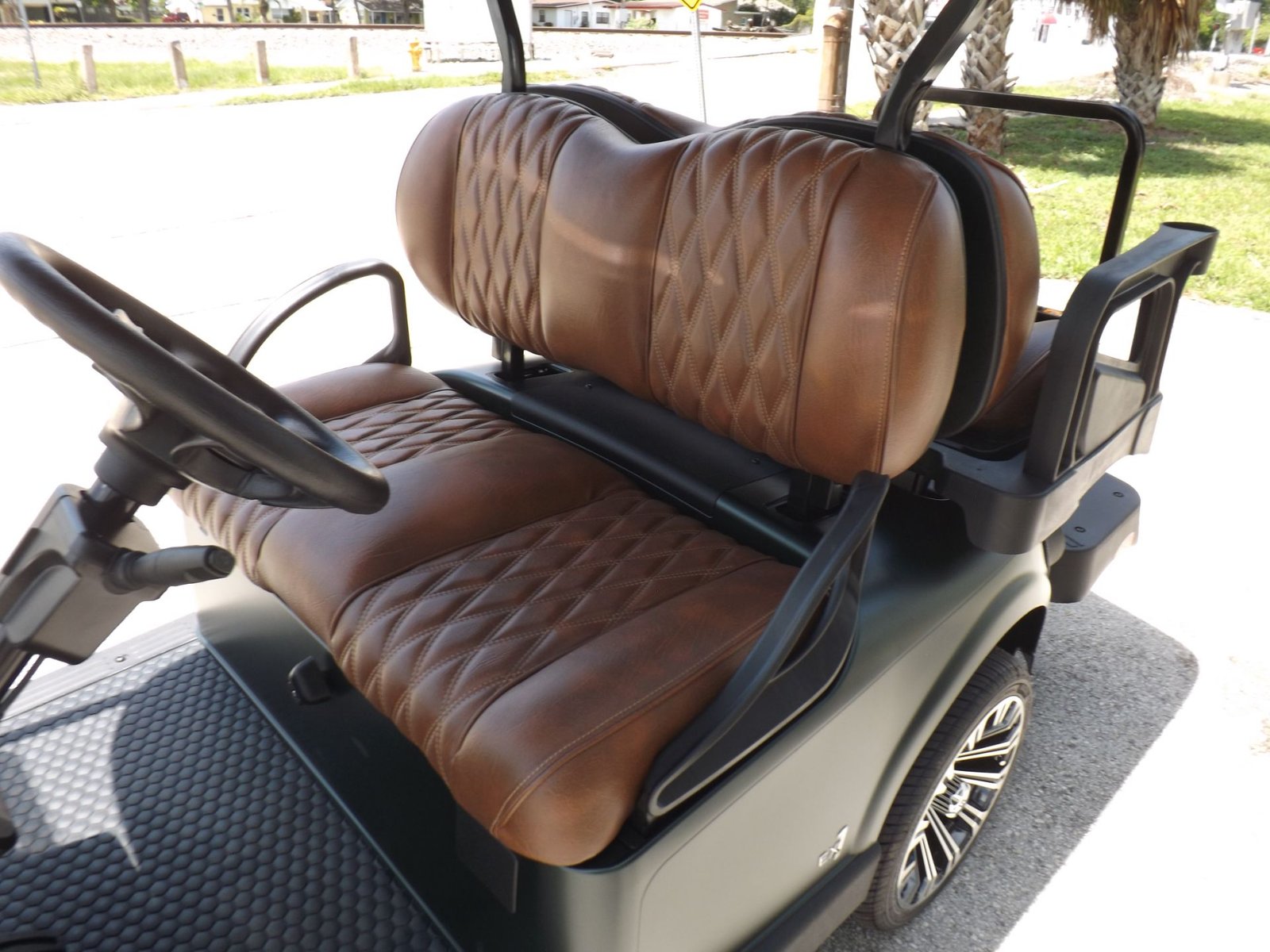 2025 E-Z-GO Freedom RXV 2+2 EX1 for Sale