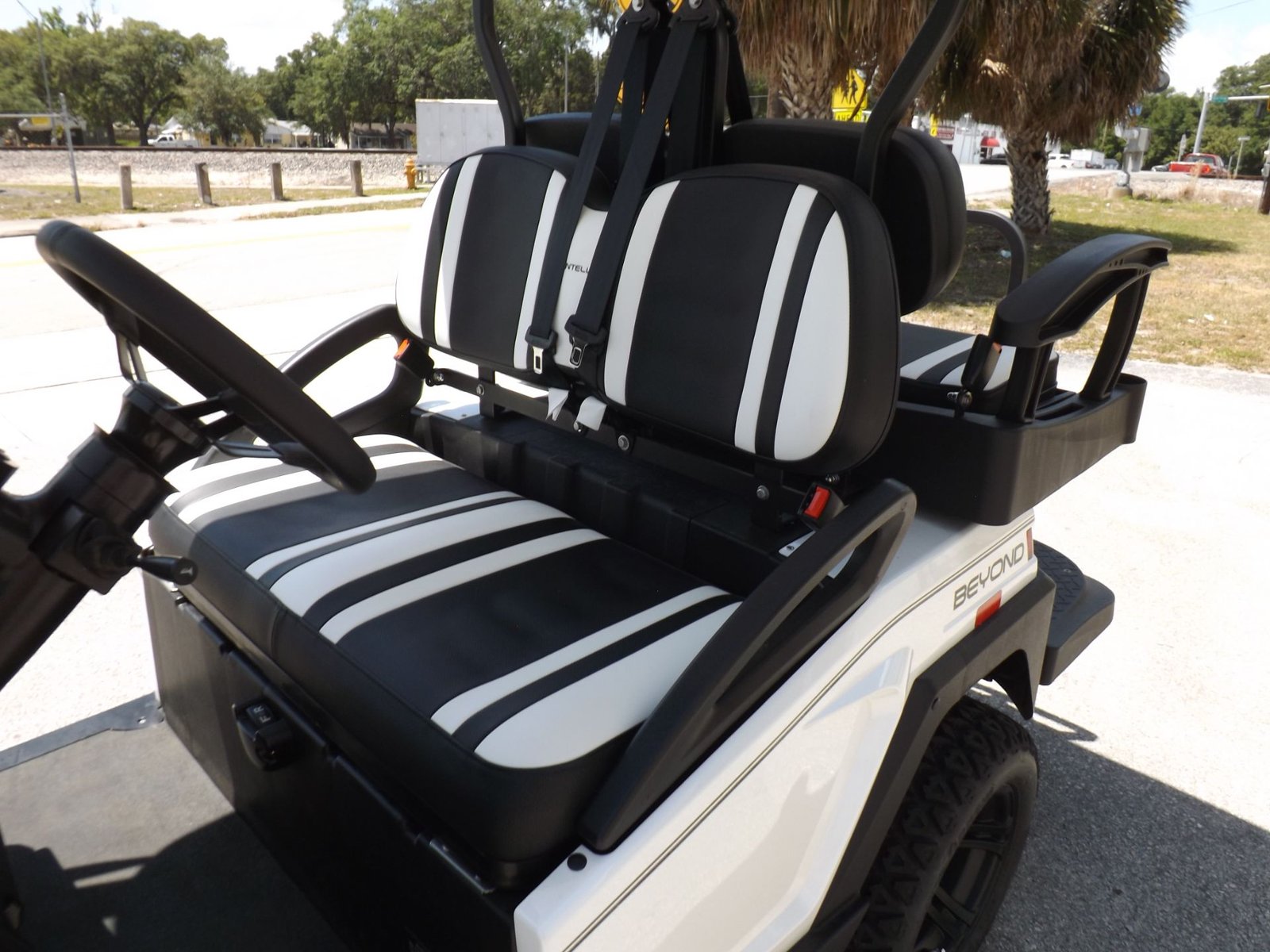 2022 Bintelli Pulse 4S Lifted LSV For Sale