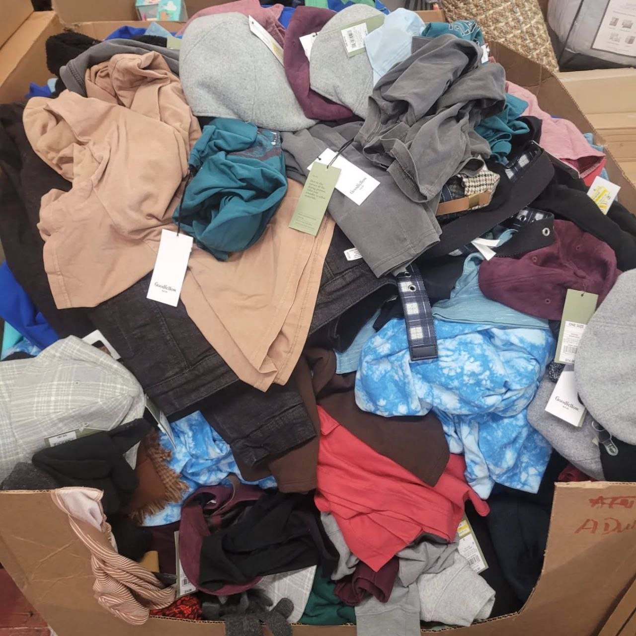 Men/ Women clothes pallet
