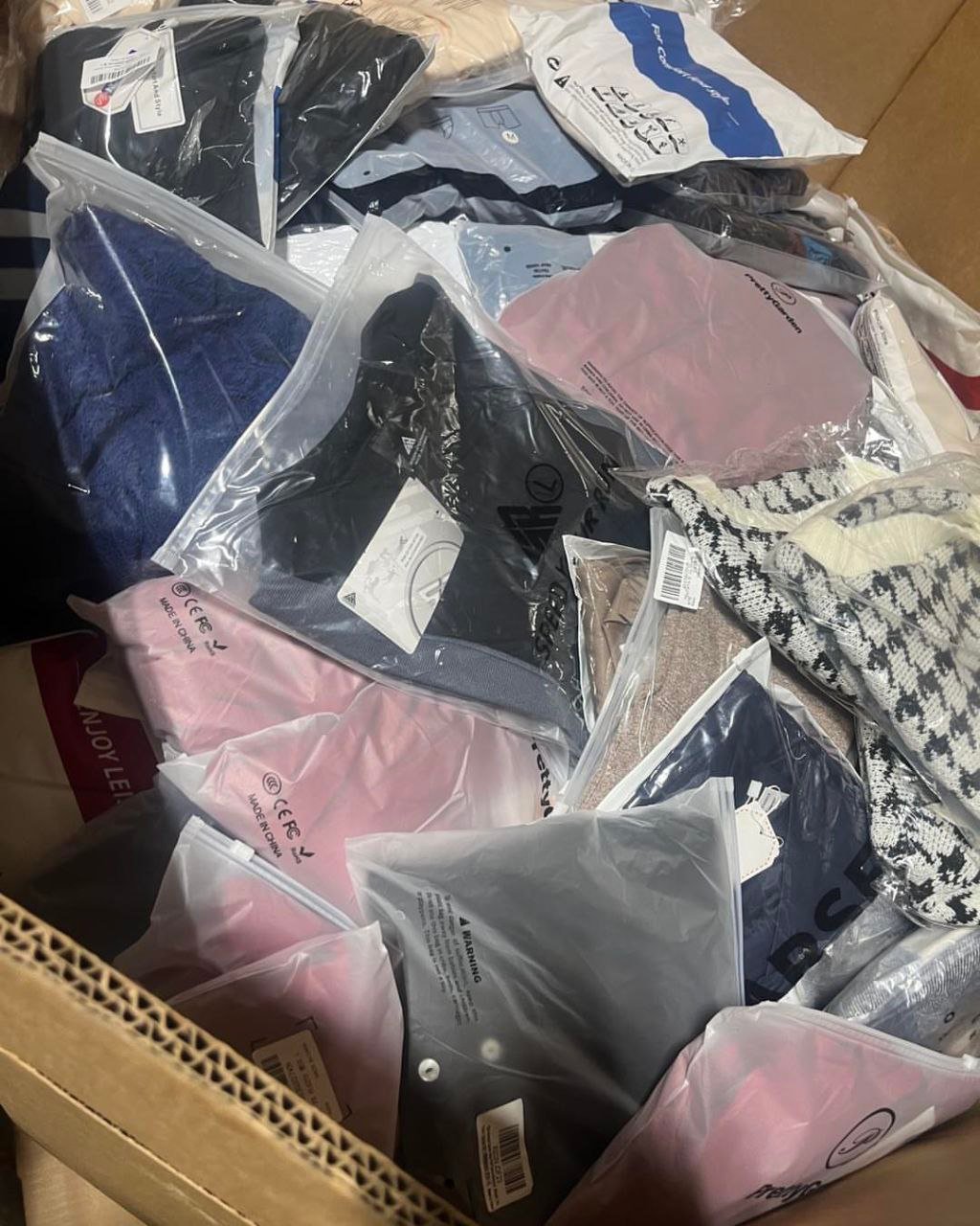 Men/ Women clothes pallet
