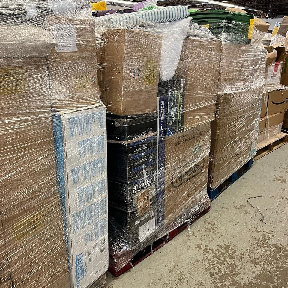 clothes pallets Mixed of Mens, Womens & Kids Returns/Shelf Pulls