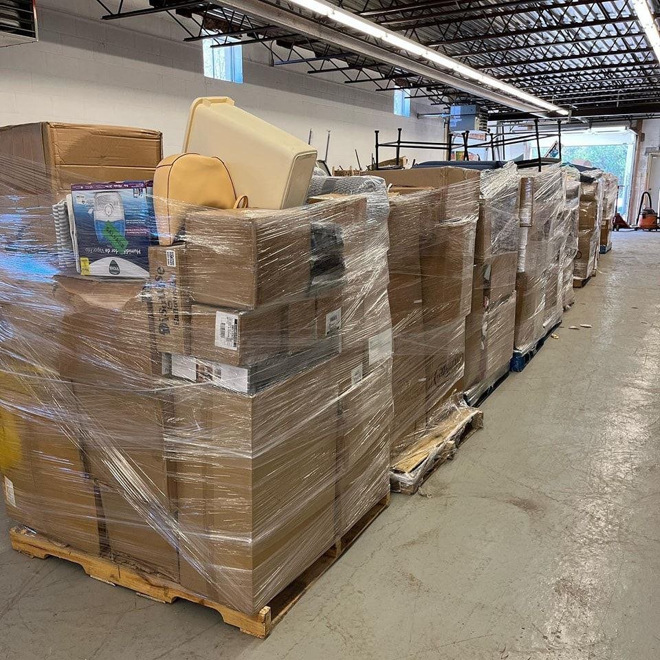 clothes pallets Mixed of Mens, Womens & Kids Returns/Shelf Pulls